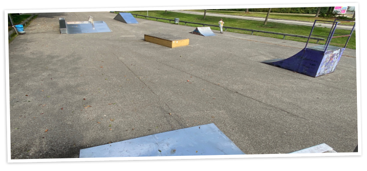 Skateboardplatz - Skatepark Traunreut (83301)